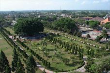 Ngabuburit Seru di Alun-Alun...