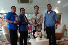 Menpora Minta KNPI Bekali...