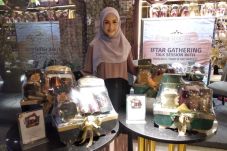 Libatkan Revalina S...