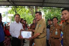 Gelar Pasar Murah, Pemkab...