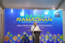 Kemendag Siapkan Bahan...