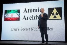 Curi Arsip Nuklir Iran,...