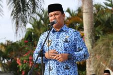 Lima Bulan Tak Digaji,...