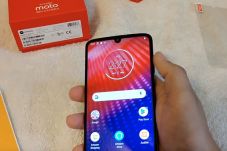 Belum Dirilis Moto Z4...