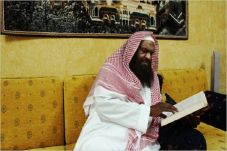 Eks Imam Masjidil Haram:...