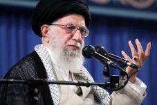 Beda Sikap dengan Rouhani,...