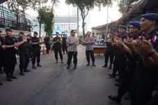 Lepas Rindu, Kapolda...