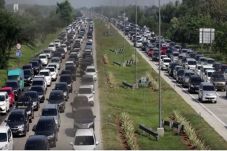 Tol Cipali Macet Lebih...