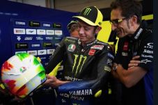 Helm Baru Bikin Penampilan...