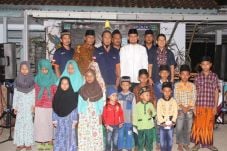 Puluhan Warga Ketiban...