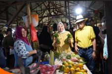 H-1 Lebaran, Bupati...