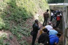 Kereta Api Serayu Anjlok...
