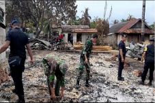 TNI dan Polisi Bahu...