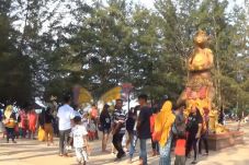 Libur Lebaran, Pantai...