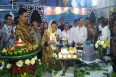 Rini Dapat Kejutan Tumpeng...