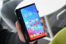 Oppo Desain Ponsel Layar...