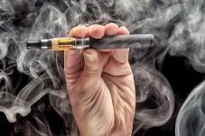 Asap Nikotin dari Vape...