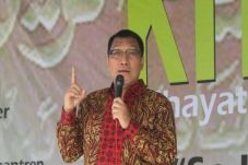 Achmad Deni Daruri:...