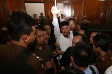 Ahmad Dhani Dipindahkan...