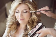 Tips Agar Makeup Tahan...