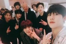MONSTA X Abadikan Foto...