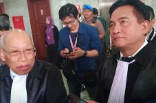 Tiba di Gedung MK, Yusril...