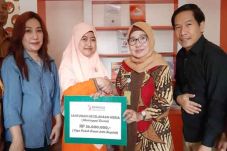 Bawaslu Jateng Serahkan...