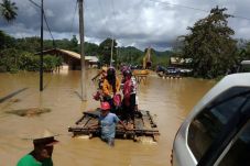 Banyak Puskesmas Terisolasi,...