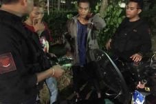 Nongkrong di Pinggir...