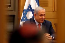 Netanyahu Desak Sanksi...