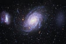 Astronom Temukan Galaksi...