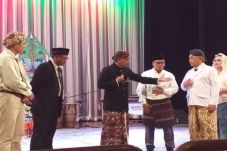 Nama Soekarno Menggema...