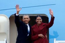 Keluarga Obama Rayakan...