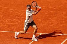 John Millman, Rintangan...