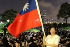 Ribuan Warga Hong Kong...