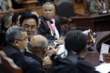 Tim Hukum Jokowi Mulai...