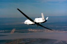 Tembak Jatuh Drone RQ-4,...