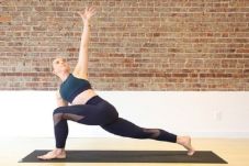 1 Jam Berlatih Yoga...