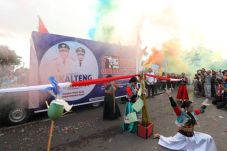 Diskominfo Kalteng Tampilkan...