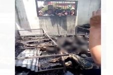 Pabrik Korek Api Terbakar...