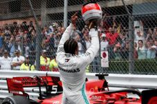 Hamilton Tanpa Beban