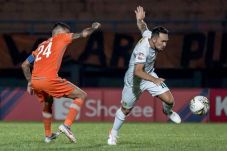 Liga 1 2019: Persebaya...