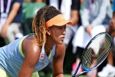 Performa Petenis Naomi...