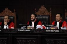 MK Gelar Sidang Putusan...