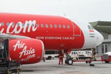 AirAsia Luncurkan Lima...