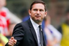 Frank Lampard Selangkah...