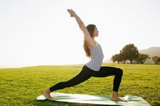 Yoga Bisa Bikin Kulit...