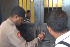 Tergiur Uang Rp50 Juta,...