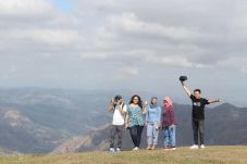 Jelang Group Band Kotak...