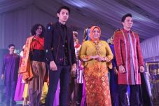 Anna Mariana Tak Kenal...
